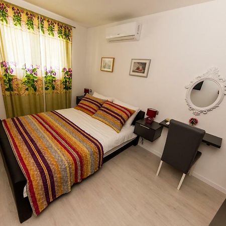 Villa Hedonist Seget Vranjica Dış mekan fotoğraf