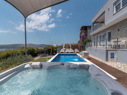 Villa Hedonist Seget Vranjica Dış mekan fotoğraf