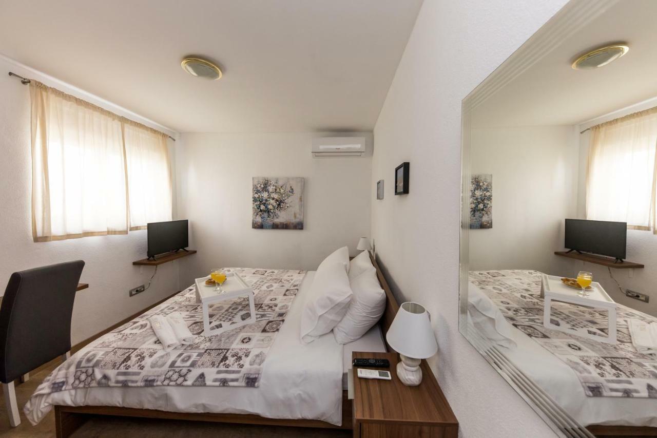 Villa Hedonist Seget Vranjica Dış mekan fotoğraf